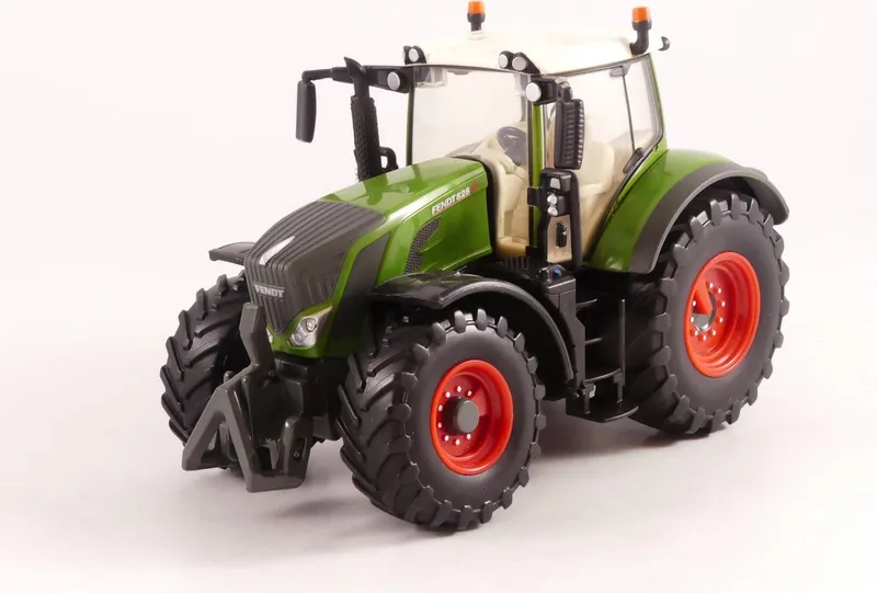 Fendt 828 Vario trekker 1:32 by Britains in Multikleur – product photo