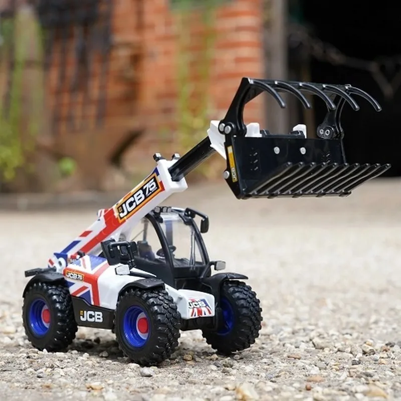 JCB Union Jack AgriPro Verreiker 1:32 by Britains in Multikleur – product photo