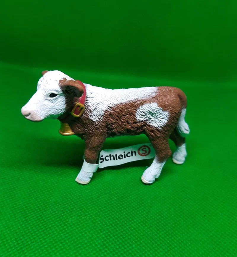 Speelfiguur - Boerderijdier - Kalf - Zwartbont van Papo in "zwart – productfoto