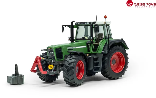 Fendt Favorit 824 1:32