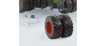 Fendt 1050 Vario with dual wheels – 077830 · 1:32 by Wiking – interior photo 3 of 3