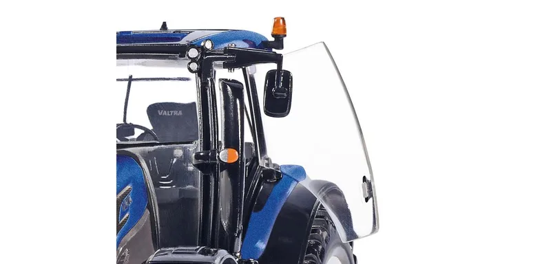 Valtra T214 – 077814 · 1:32 by Wiking – product photo 2 of 4