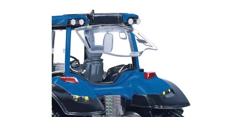 Valtra T214 – 077814 · 1:32 by Wiking – product photo 4 of 4