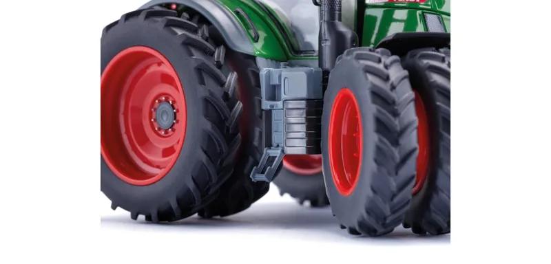 Fendt Vario 726 Row crop tires – 077872 · 1:32 by Wiking – product photo 3 of 4